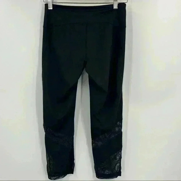 Zella Black Crop Legging W/Leg Mesh Design Size Small - Picture 4 of 9